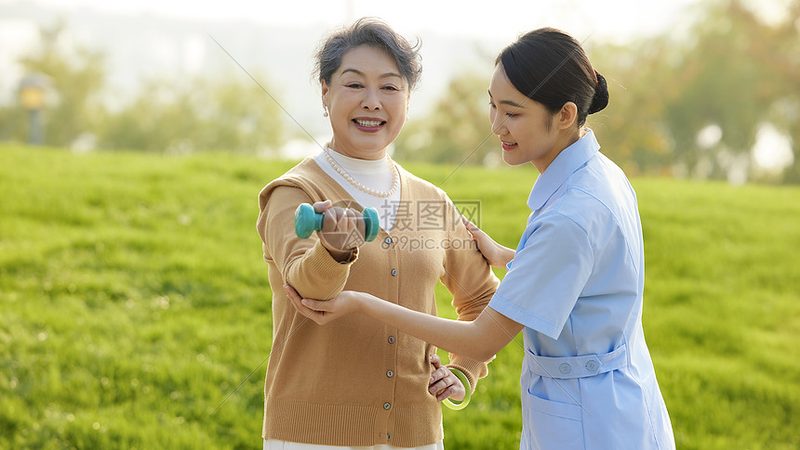 家庭陪护上门服务，揭秘上门流程与注意事项